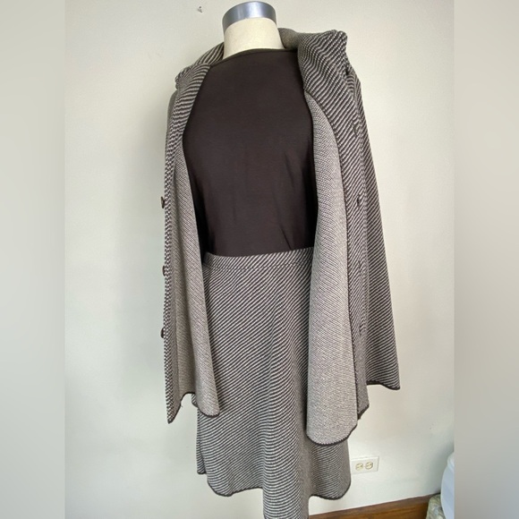 Joan Vass USA Knit Suit, Size 2 – Timeless Elegance - Picture 4 of 10